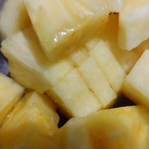 パイナップルの切り方とハニー漬け